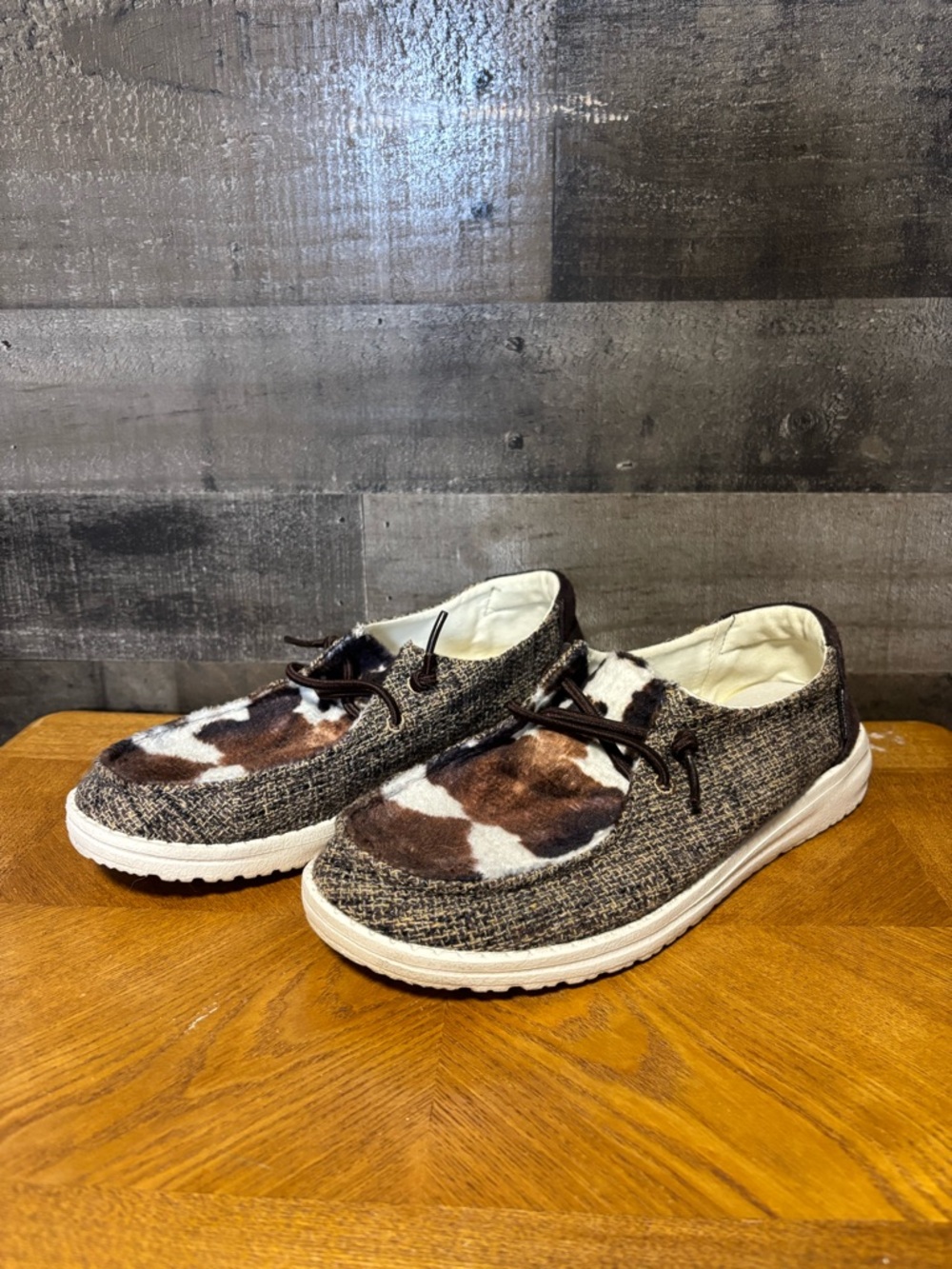 Hey Dude Buckle Exclusive Brown White Cowprint Wendy Shoes 6